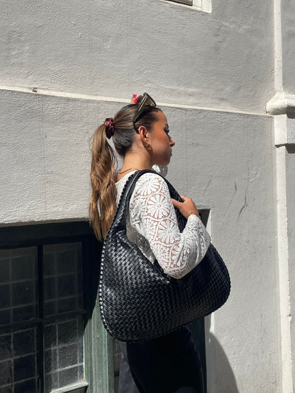 Stijlvolle dames schoudertas – Gevlochten design, ruim en lichtgewicht