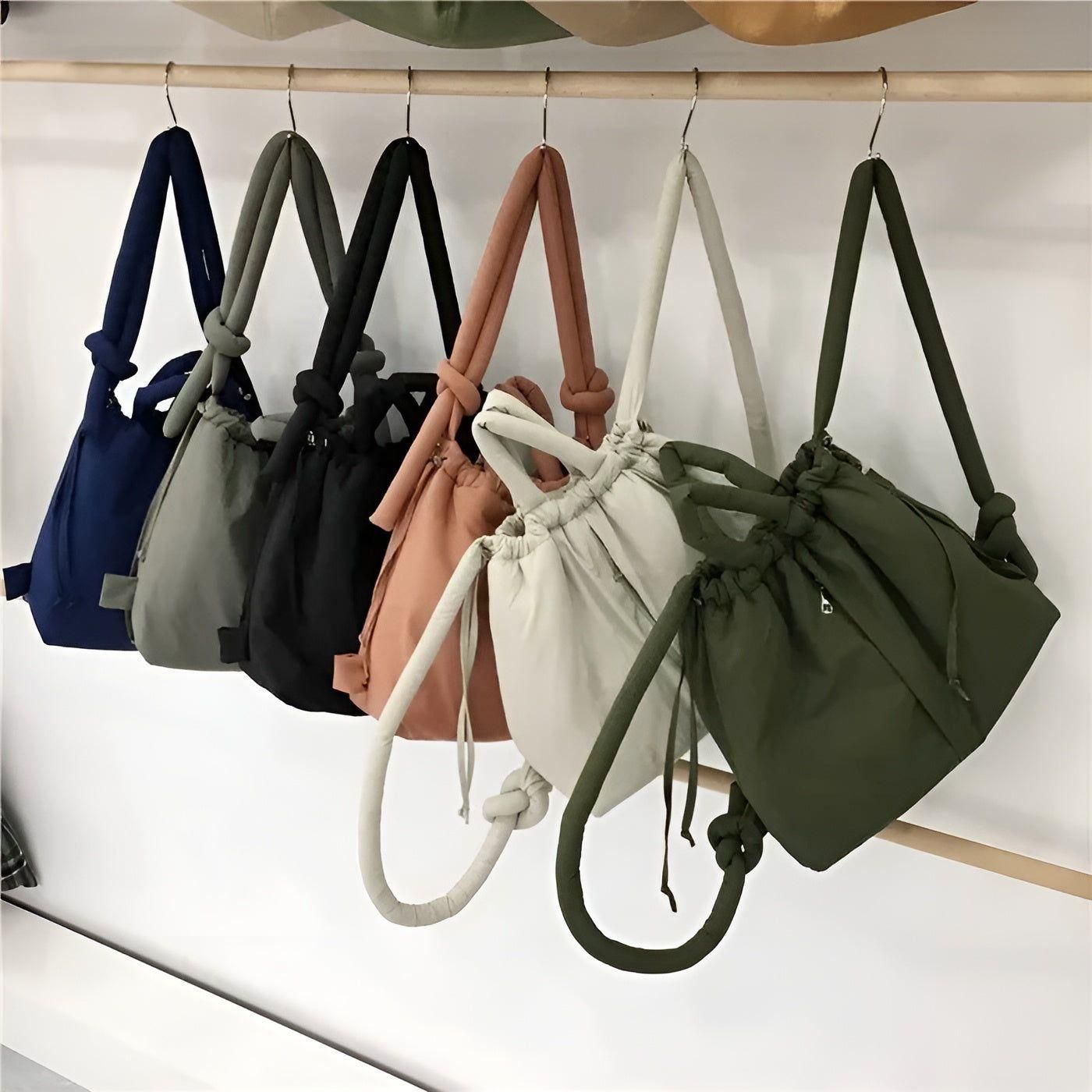 Livia - Lichtgewicht puffer handtas met grote inhoud