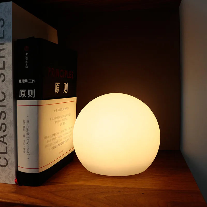 LumiSphere – Kleur Veranderende LED Bol Tafellamp – Moderne Sfeerverlichting voor Woonkamer, Slaapkamer & Bureau