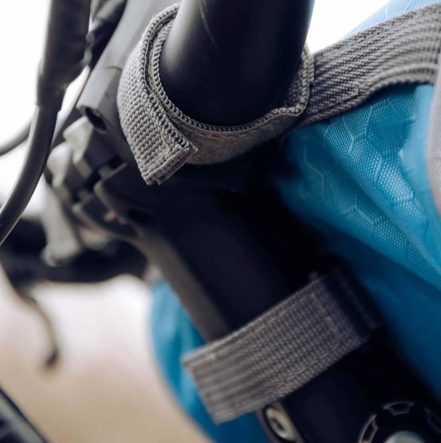 CycliQ Waterdichte Fietstas met Telefoonvenster – Verstelbare Stuurtas